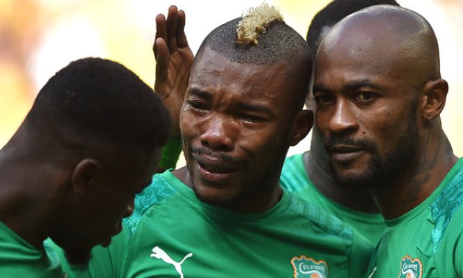 Video World Cup 2014: Quá xúc động, Serey Die hát quốc ca Bờ Biển Ngà trong nước mắt