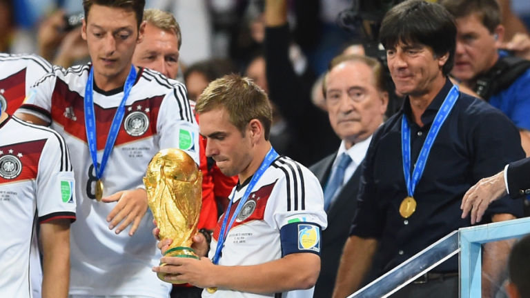 Philipp Lahm bất ngờ từ giã ĐTQG Đức