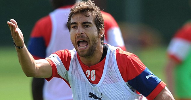 Flamini đùng đùng nổi giận quát mắng đồng đội