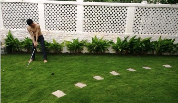 Công Vinh khéo léo khoe nhà đẹp khi Thủy Tiên đi vắng