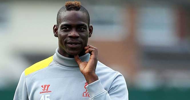 Chọc vào 'tổ kiến lửa' M.U, Balotelli bị phân biệt chủng tộc