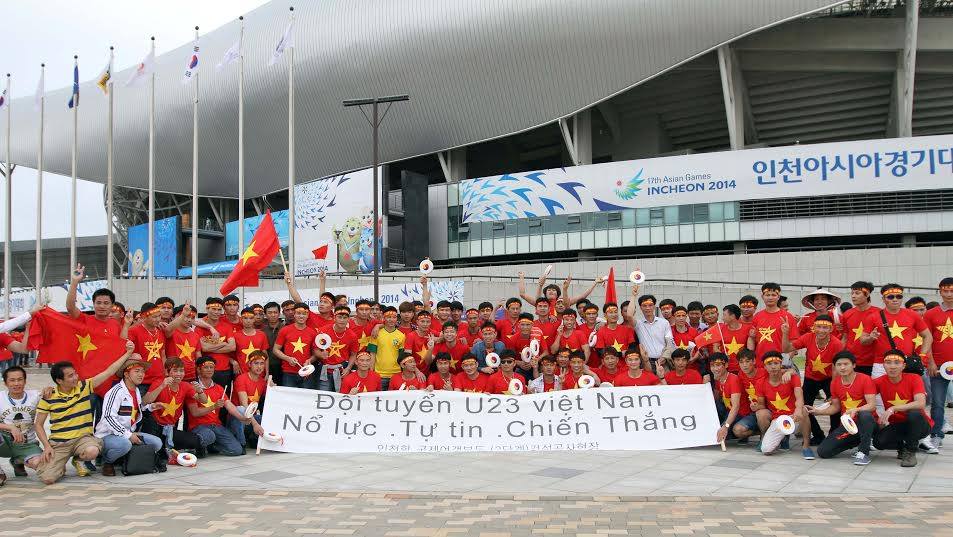 Asiad 17: CĐV Việt Nam nhuộm đỏ SVĐ Hwangseong