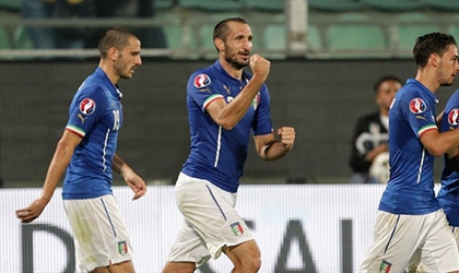 Chiellini nói gì về hat-trick 'siêu độc'?