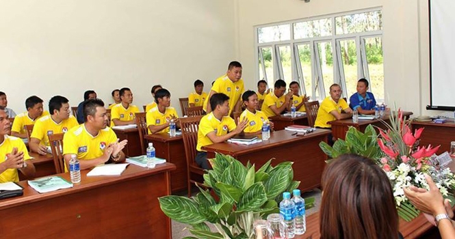 HLV Graechen tích cực học bằng HLV để dự V-League