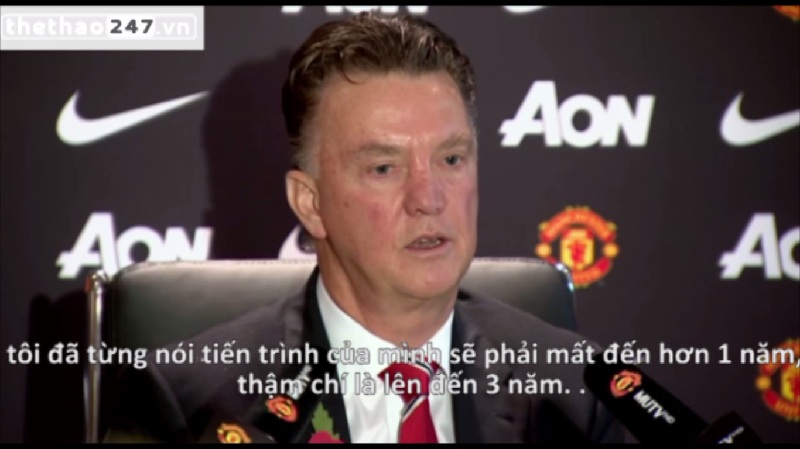VIDEO: HLV Van Gaal ''đòi'' ...3 năm để đưa Man Utd trở lại