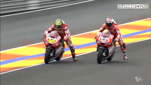 Video đua xe MotoGP 2014: Những cú vượt ấn tượng ở chặng đua Valencia 2014