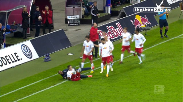 VIDEO: Những tình huống hài hước nhất lượt đi Bundesliga 2014/15