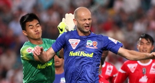 Đâu là điểm yếu của HAGL tại V-League 2015?