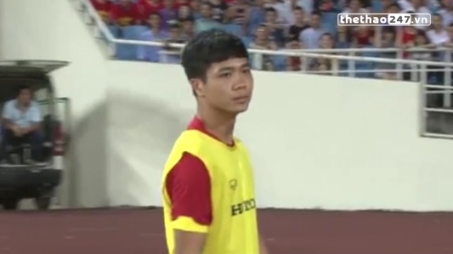 VIDEO: Công Phượng buồn bã vì không được vào sân trận Việt Nam - Triều Tiên