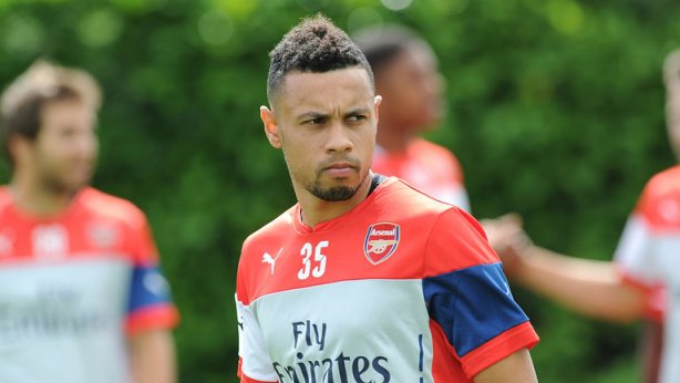 Wenger lên tiếng về kế hoạch mua thêm tiền vệ trụ