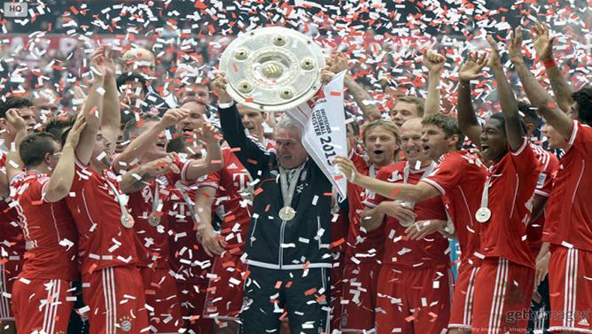 VIDEO: Lễ đăng quang Bundesliga 2014/2015 của Bayern Munich