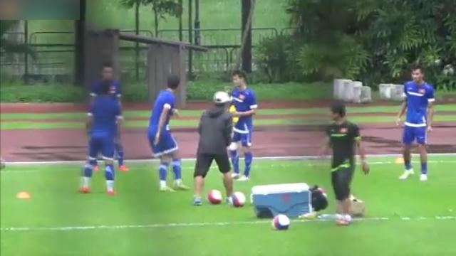 VIDEO: Buổi tập của U23 Việt Nam trước thềm bán kết gặp U23 Myanmar
