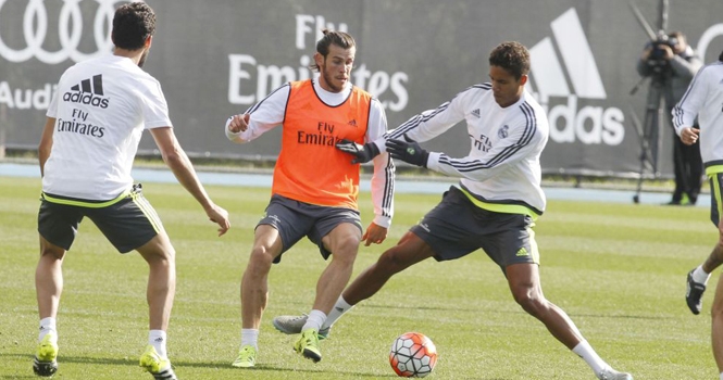 Benitez cho Real tập sơ đồ 4-2-3-1: Bale có vị trí mới