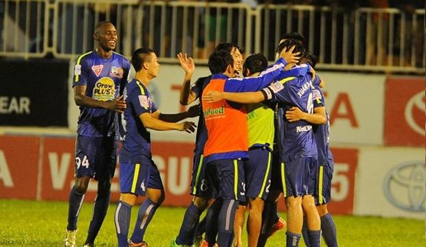 VIDEO: Cầu thủ HAGL vỡ òa với màn ăn mừng phấn khích sau chiến thắng