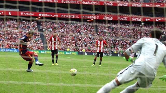 VIDEO: Tình huống Messi hỏng ăn trên chấm phạt đền