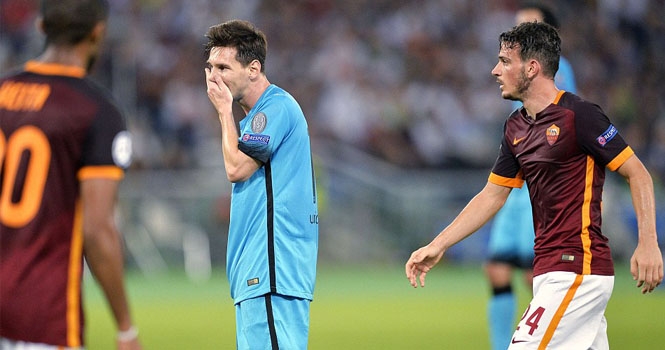 Roma xuất sắc cầm hòa Barca bằng siêu phẩm