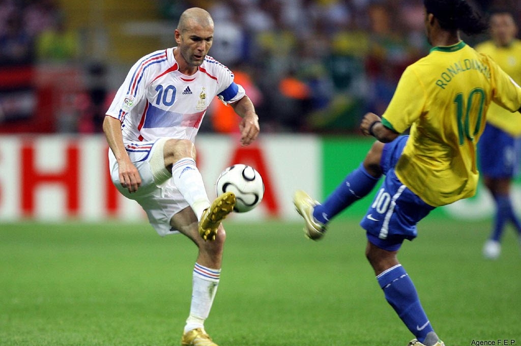 VIDEO: So những bàn thắng đẹp nhất của Ronaldinho và Zidane