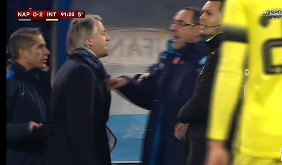 Hai HLV nổi tiếng suýt xô xát sau đại chiến tại Coppa Italia