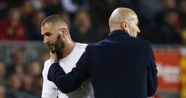 Karim Benzema mang tin cực xấu đến cho Real