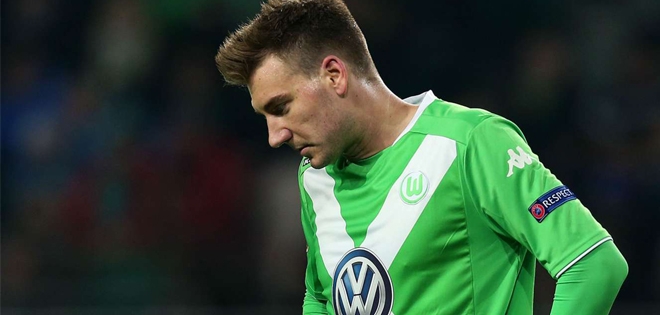 'Thánh' Bendtner bị cắt hợp đồng vì thói vô kỷ luật