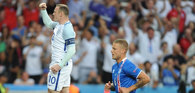 Wayne Rooney cân bằng kỉ lục của Beckham