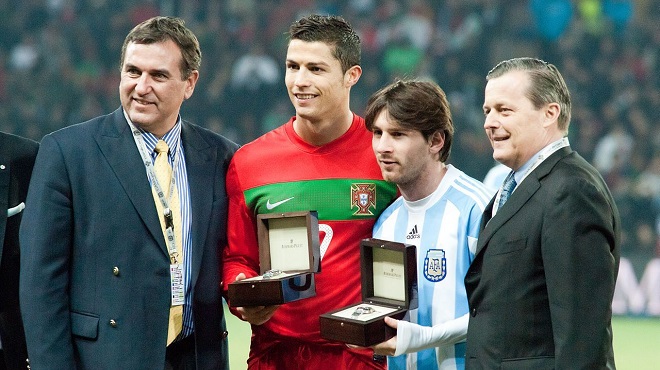 HLV Bồ Đào Nha bất ngờ so sánh Ronaldo với Messi