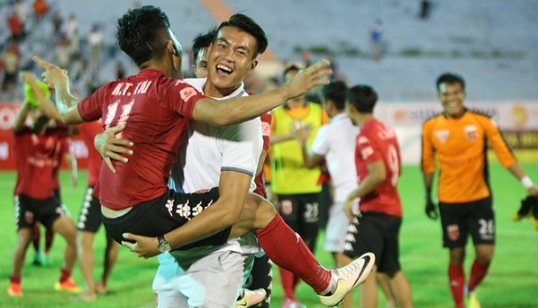 Video bàn thắng: Long An 1-0 Viettel (Play-off V-League 2016)