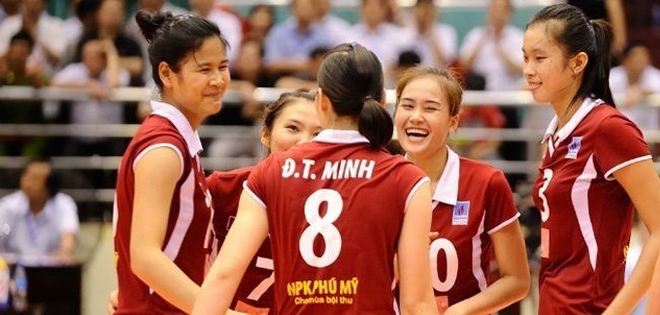 Nữ Việt Nam dễ dàng đánh bại Nagasaki 3-0 ở VTV Cup