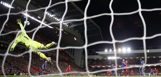 Những thông số ấn tượng trong pha cứu thua siêu đẳng của De Gea