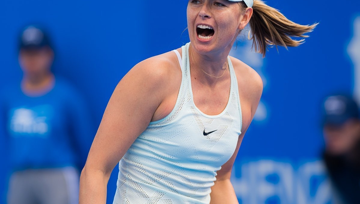 Sharapova ngược dòng trước Riske để vào tứ kết Shenzhen Open