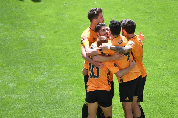 'Hủy diệt' Everton, Wolves chính thức trở lại cuộc đua top 4