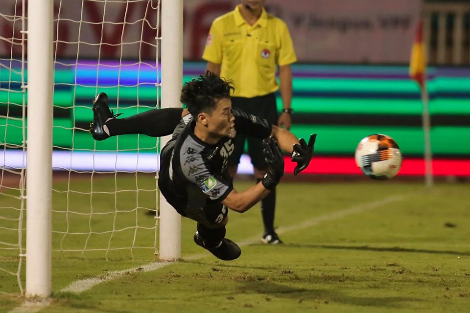 Tiến Dũng bật mí cách thức cản phá 2 quả penalty của đối thủ
