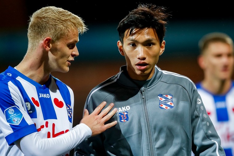 Báo Hà Lan tiết lộ kế hoạch của Heerenveen với Văn Hậu nếu gia hạn HĐ
