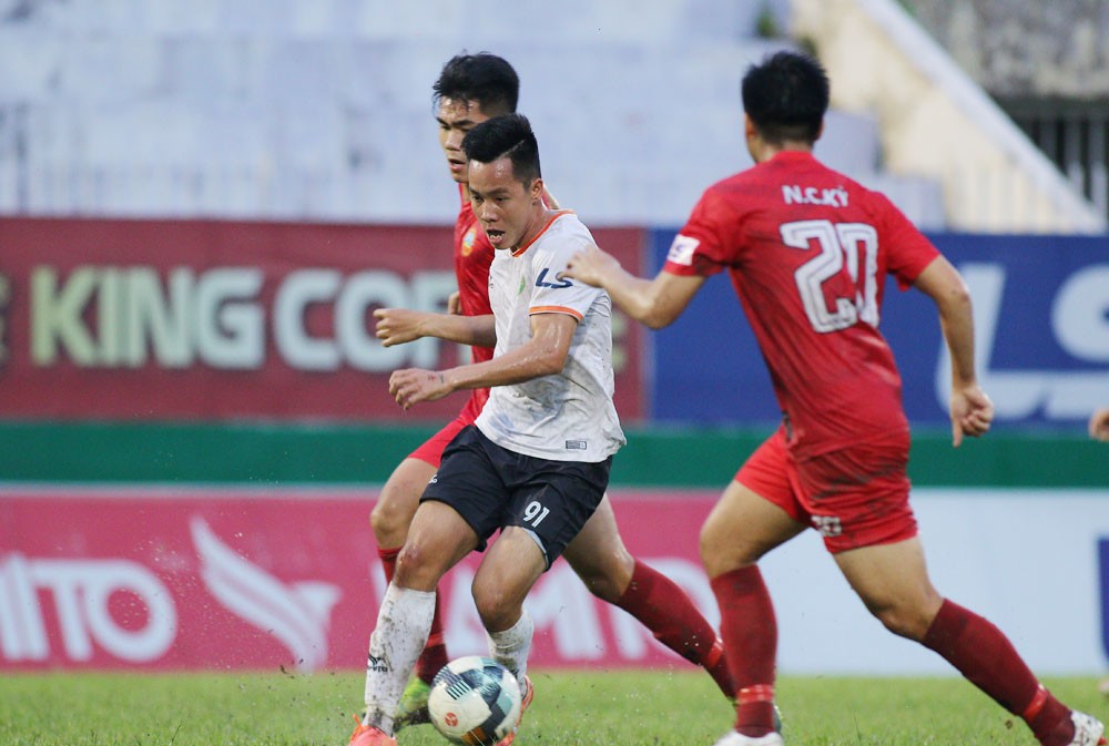 Cựu tiền đạo U23 Việt Nam thăng hoa tại giải hạng Nhất 2020