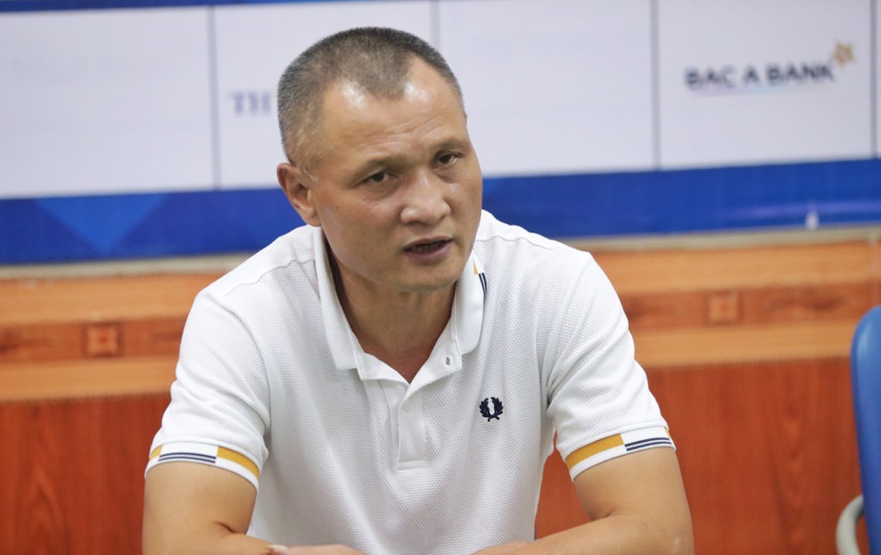 SLNA chia tay HLV Ngô Quang Trường sau V-League 2020?