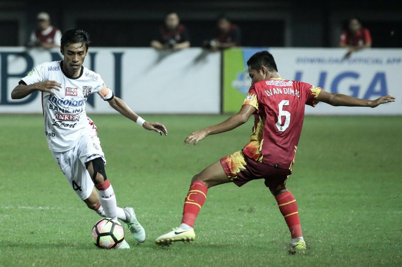 Hài hước: Màn trình diễn đặc biệt trong ở giải VĐQG Indonesia