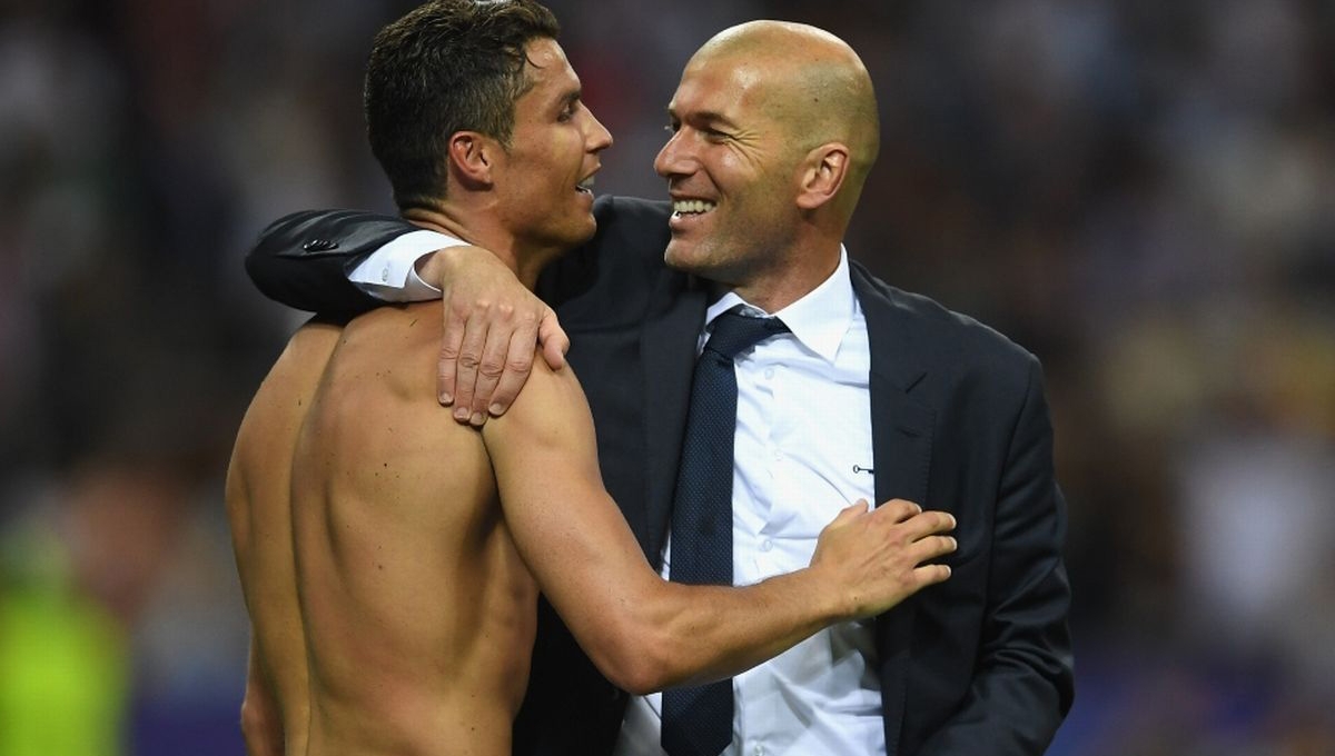 Zidane lên tiếng về cú hat-trick 'thần thánh' của Ronaldo