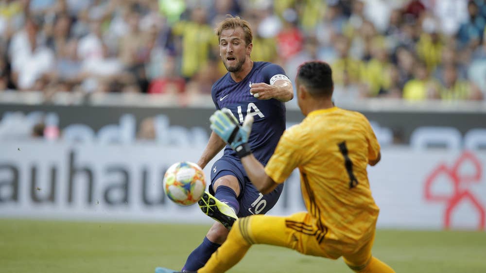 Hazard mờ nhạt, Real Madrid lại thua khi đối đầu Tottenham