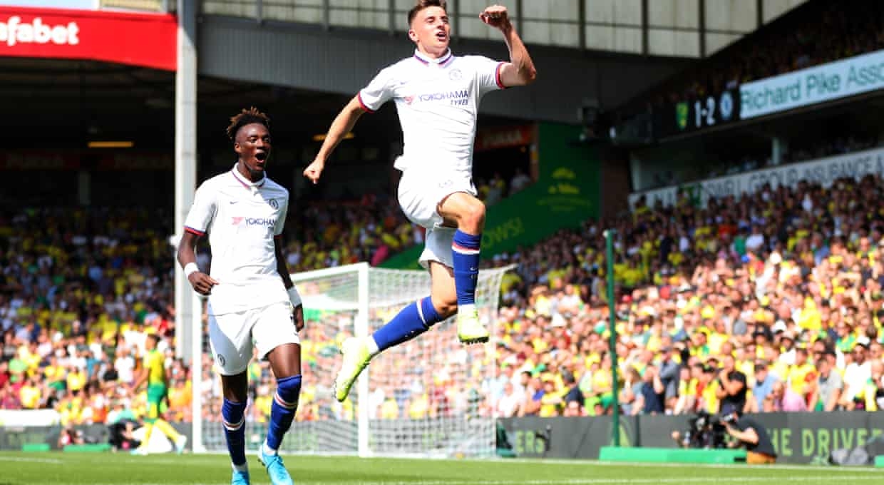 Thắng nghẹt thở Norwich, Chelsea có 3 điểm đầu tiên