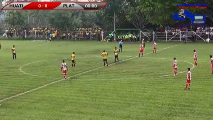 VIDEO: Không cần giao bóng, cầu thủ sút tung lưới đối phương