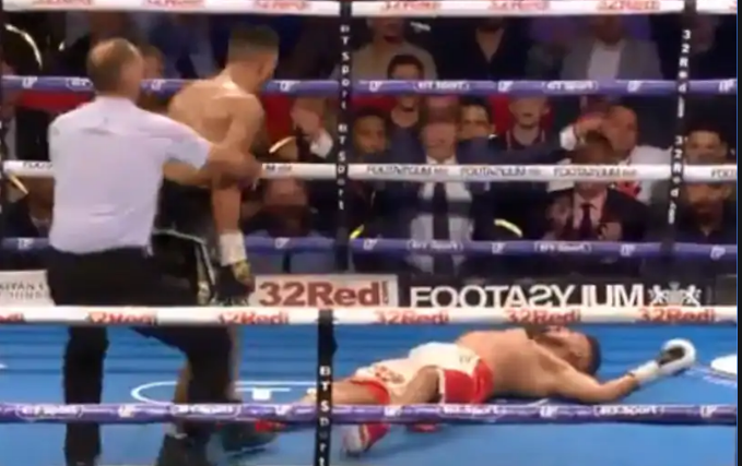 VIDEO: Võ sĩ 'cà khịa' đối thủ và cái kết 'dở khóc dở cười'