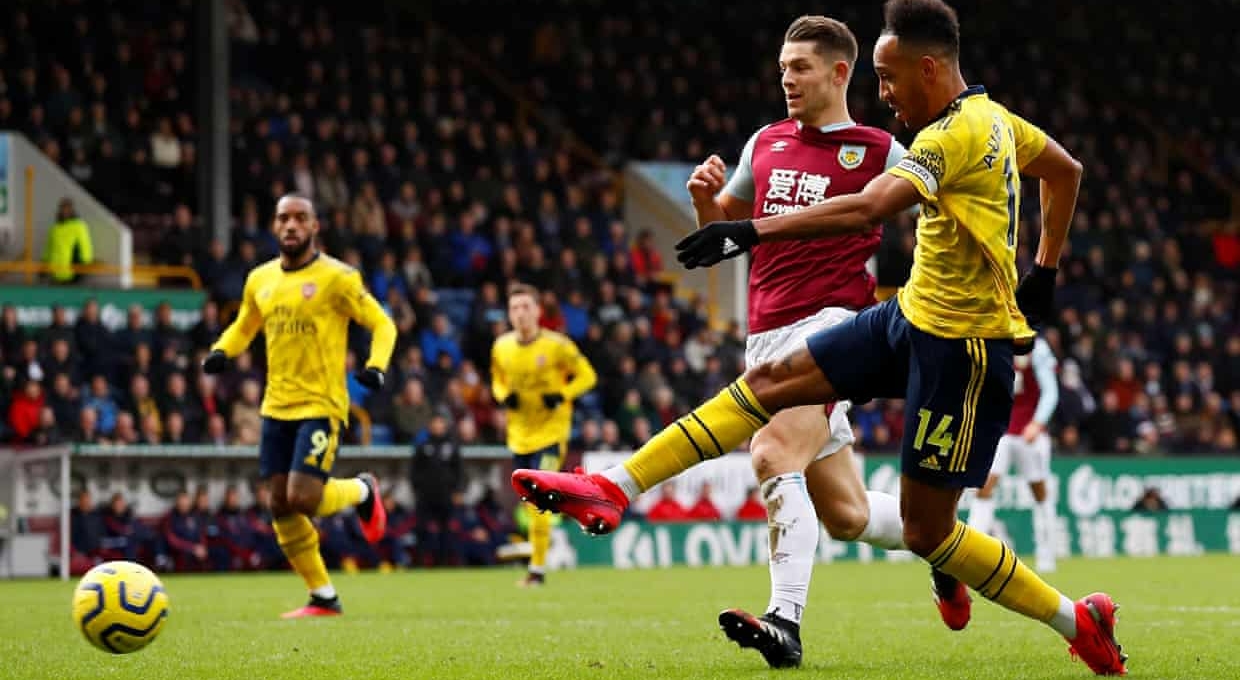 Arsenal tiếp tục không thắng ở Ngoại hạng Anh