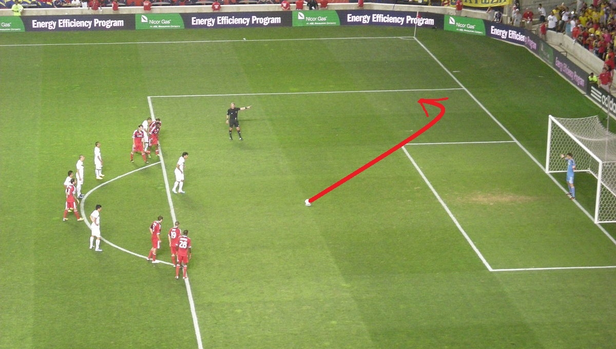 Cầu thủ được tôn vinh nhờ sút trượt penalty theo cách không tưởng