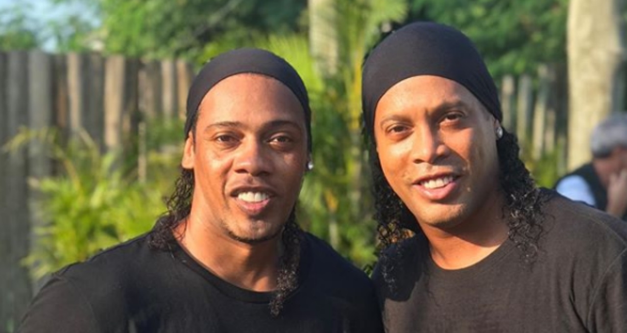 Bản sao Ronaldinho hưởng lợi vì 'bản chính' ngồi tù