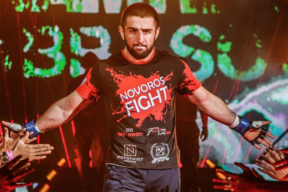 Nhà vô địch ONE Championship vươn lên từ tuổi thơ không trọn vẹn