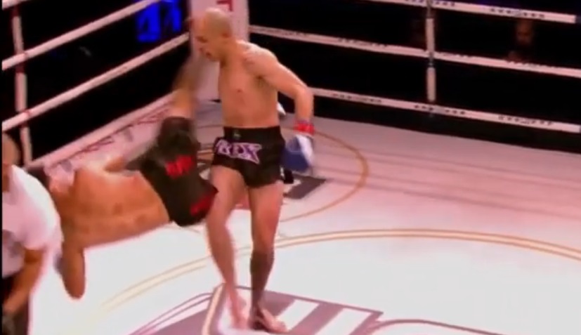 VIDEO: 5 triệu lượt xem cú knock-out đẹp nhất thế kỷ