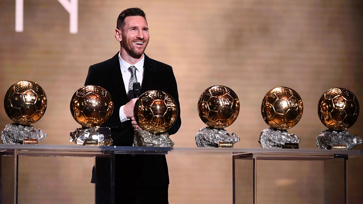 Vượt Ronaldo, Messi xuất sắc nhất thế giới 10 năm qua