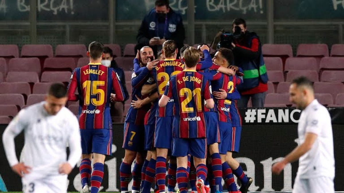 Messi lập cú đúp, Barca nối dài mạch trận thăng hoa