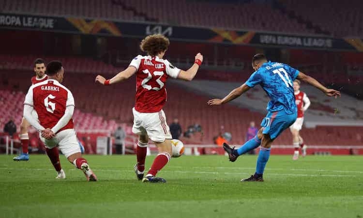 Arsenal vào Tứ kết Europa League dù thua trên sân nhà