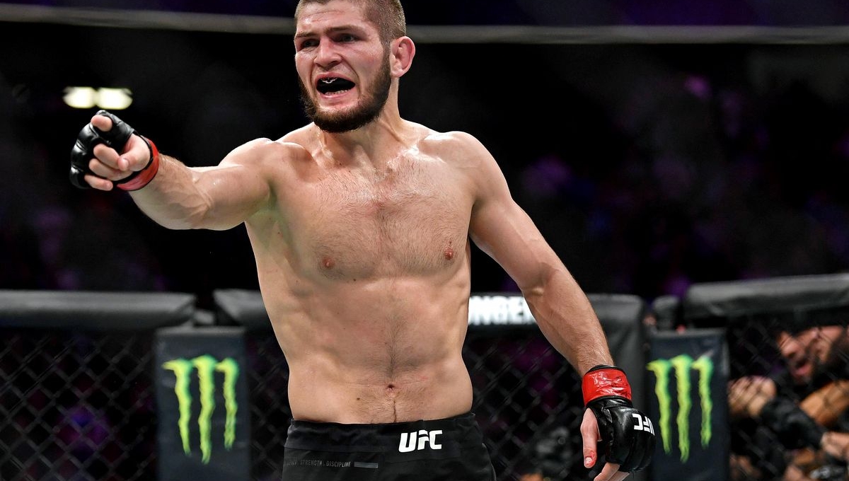Nhà vô địch UFC Khabib: 'Ronaldo nên giải nghệ sớm đi!'